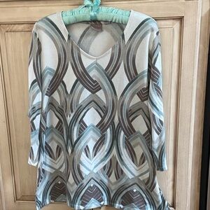 Chico’s Easywear Geometric Patterned sz 2 or L Women's Top